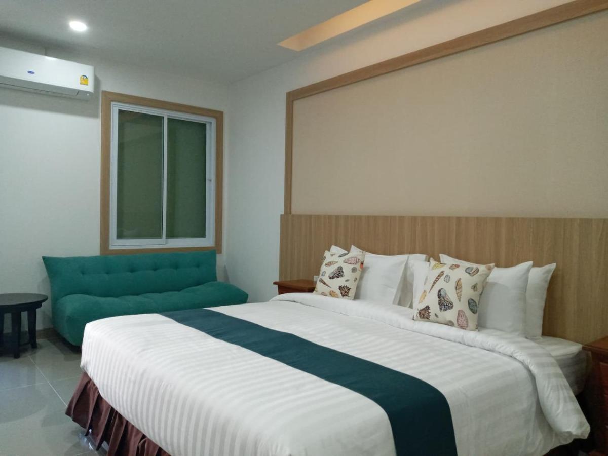 Nine Smiths Hotel Chiangmai Чиангмай Екстериор снимка