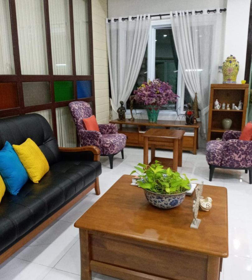 Nine Smiths Hotel Chiangmai Чиангмай Екстериор снимка